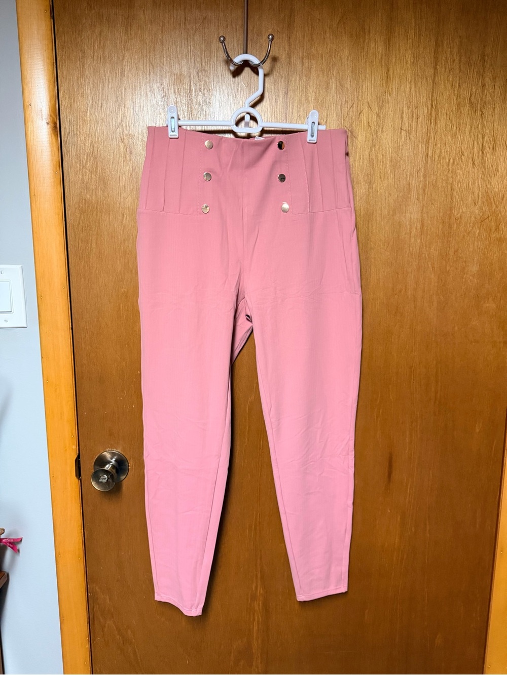 HALARA Pink High-Waist Ankle Pants with Gold Buttons
